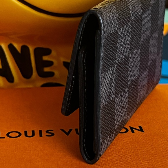 LOUIS VUITTON DAMIER GRAPHITE 6 RING KEYHOLDER (FULL INCLUSION) - Picture 5 of 11